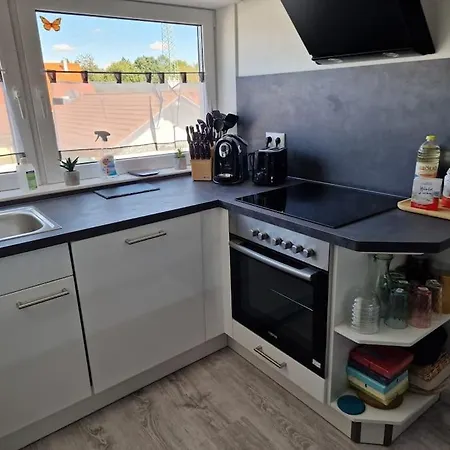1,5 In Ruhiger Lage Stadtnah Neu In Apartment *