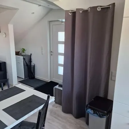1,5 In Ruhiger Lage Stadtnah Neu In