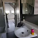 1,5 In Ruhiger Lage Stadtnah Neu In * برونتال