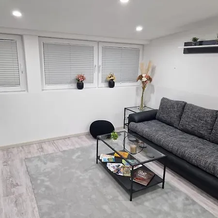 1,5 In Ruhiger Lage Stadtnah Neu In Apartment *