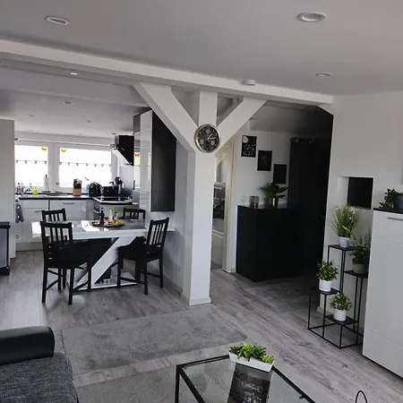 1,5 In Ruhiger Lage Stadtnah Neu In