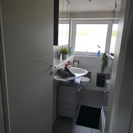 1,5 In Ruhiger Lage Stadtnah Neu In *